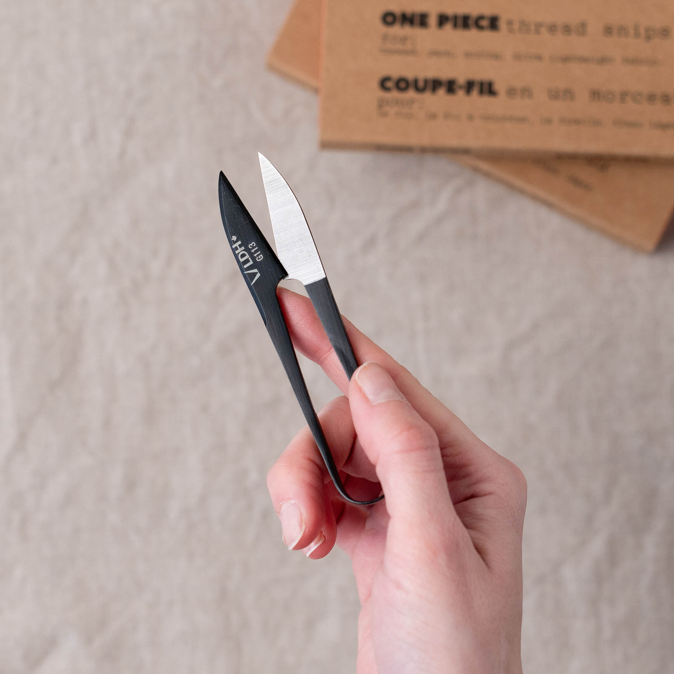 LDH one piece black thread snips