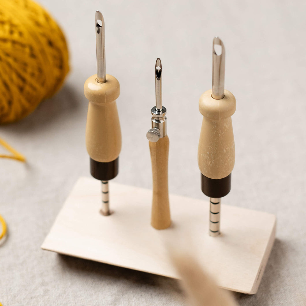 Adjustable punch needle with 7 different needle heights | For chunky yarn