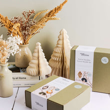 Load image into Gallery viewer, Festive bauble beginner punch needle kit