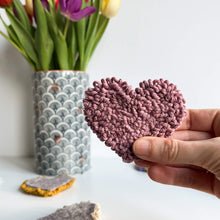 Load image into Gallery viewer, Free PDF punch needle valentine&#39;s heart pattern
